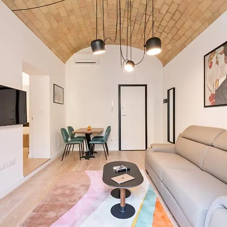 Buzzstays - Stylish Vatican Downtown Апартаменты *