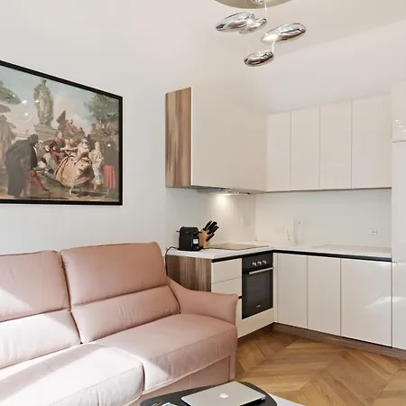 Buzzstays - Stylish Vatican Downtown Апартаменты Рим